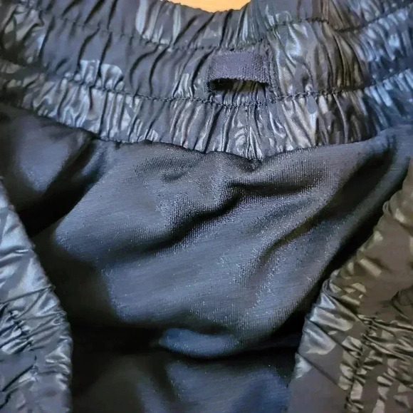 Athleta Racer Run Palm Print Black Active Wear Shorts(XS) - Picture 8 of 11